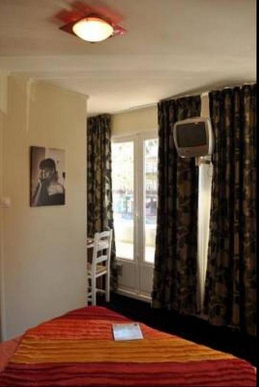Hotel Du Beffroi Calais Cameră foto